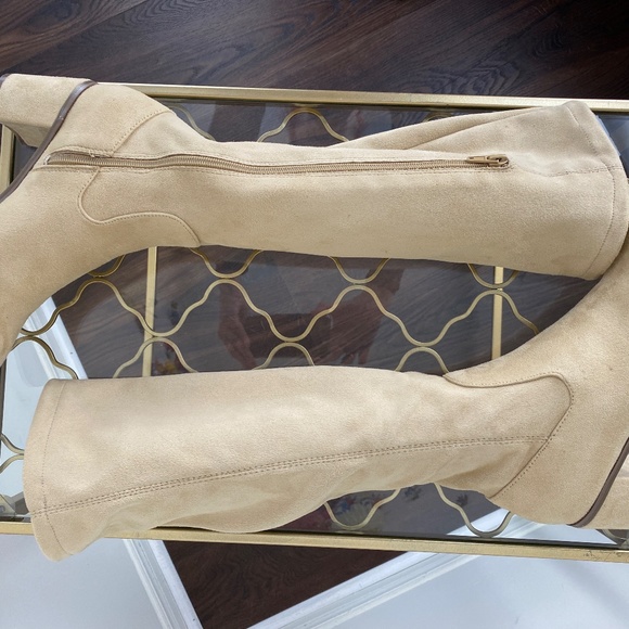 GROOVE Beige Faux Suede Go-Go Boots Stretch Boots Size 7.5, 2.75" Heel - Picture 10 of 11